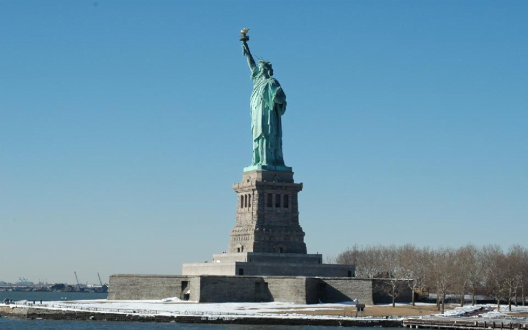 معلومات قد لا تعرفها تمثال الحريّة [هدية من الشعب الفرنسي للأمريكي]