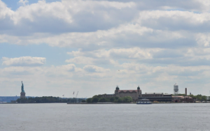 جزيرة إليس في ميناء نيويورك