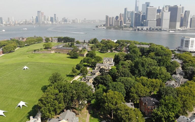 الدليل الكامل لجزيرة المحافظين (Governors Island)