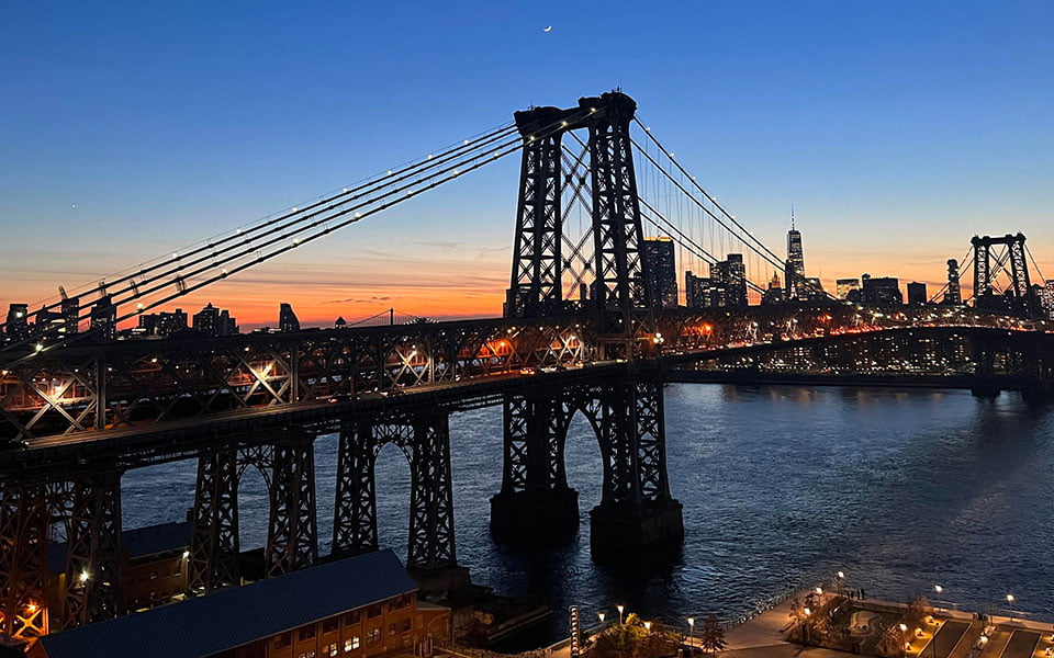 جسر "ويليامزبرج" (Williamsburg Bridge)